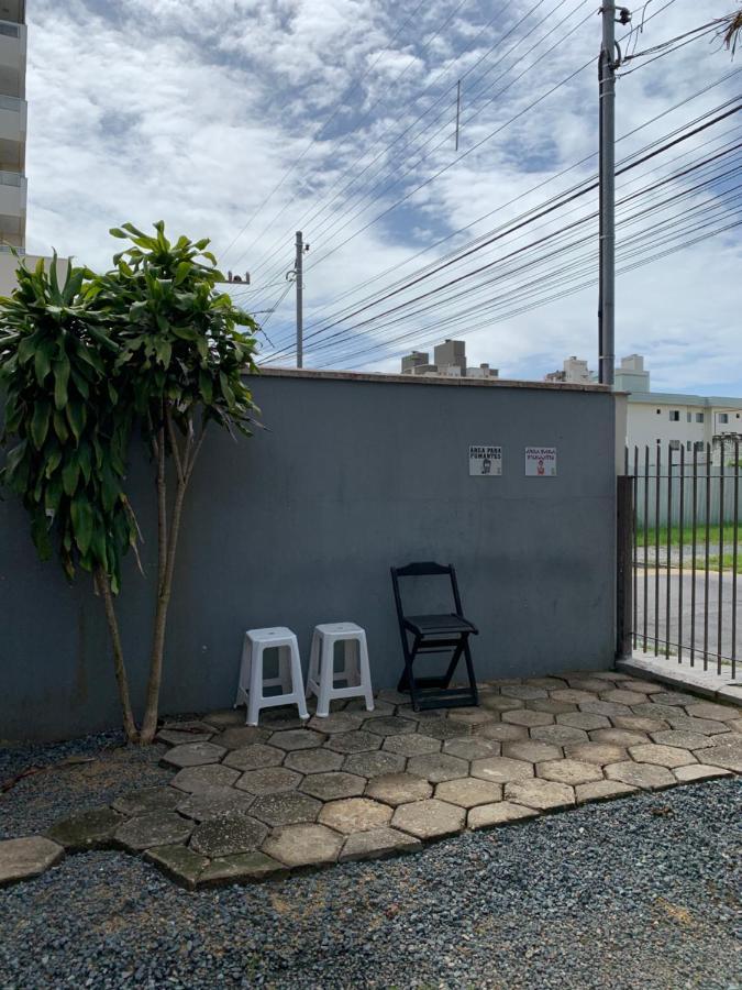 Fica, Vai Ter Bolo Hostel Itajaí Exterior foto