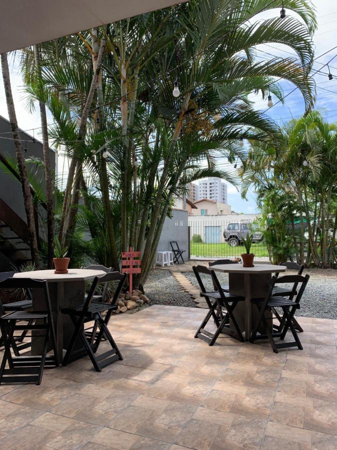 Fica, Vai Ter Bolo Hostel Itajaí Exterior foto